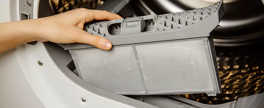 Signs Of A Clogged Dryer Lint Trap in Freeport, Illinois